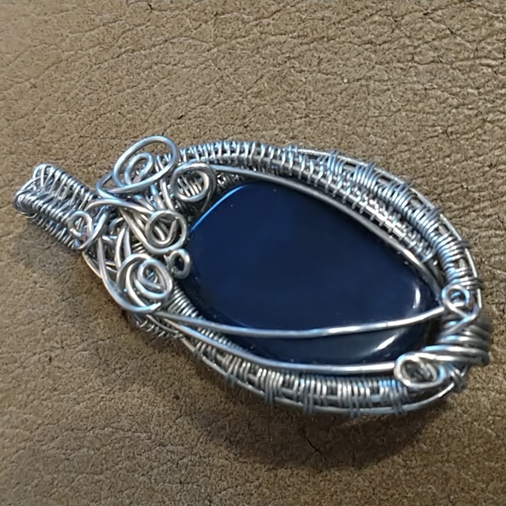 NWT Beautiful Handcrafted Blue Agate Pendant